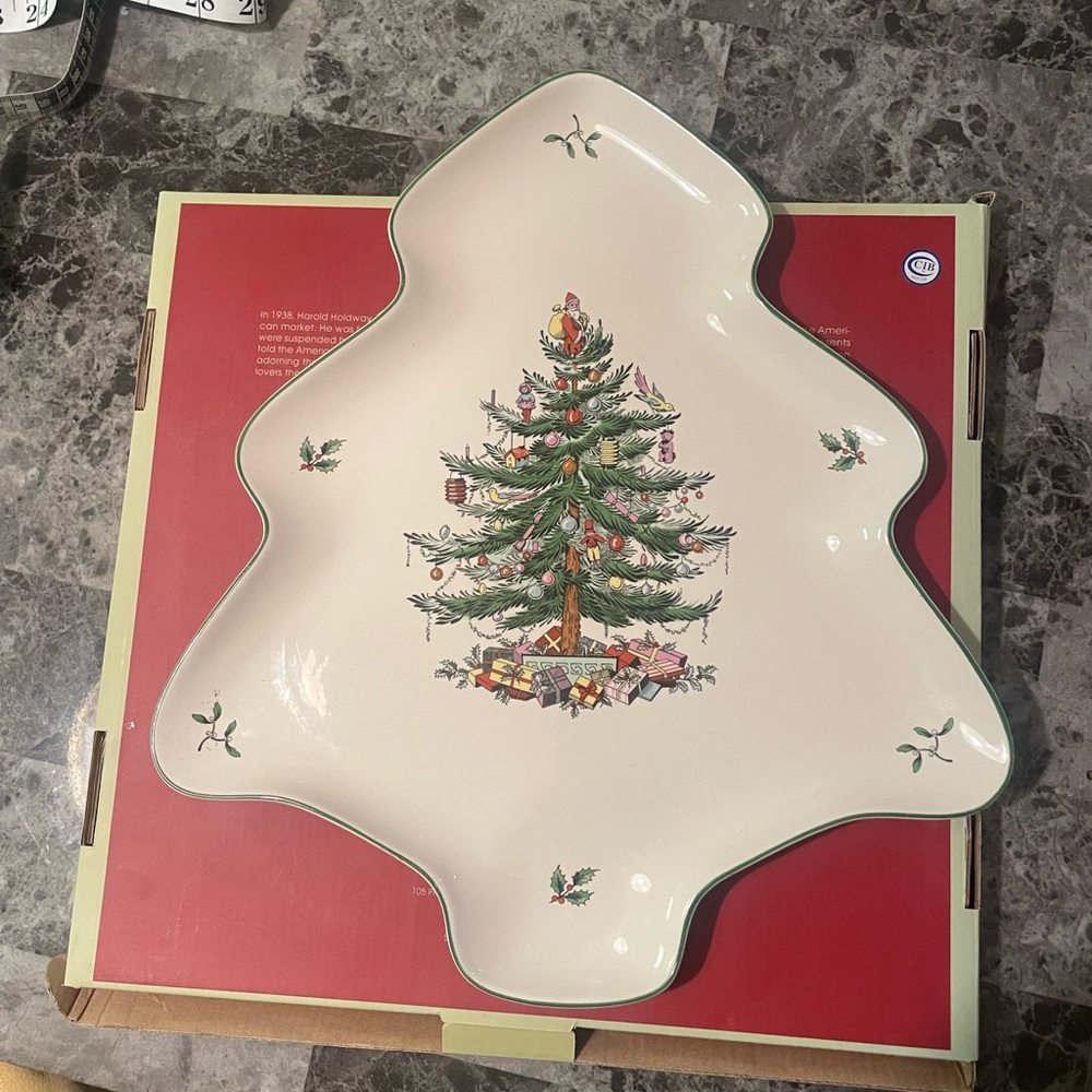 Spode Festive Christmas Tree Platter with Green Trim